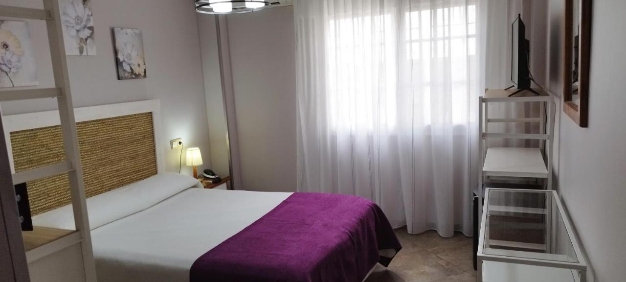 Hotel Miraya Beach Torre Del Mar Esterno foto