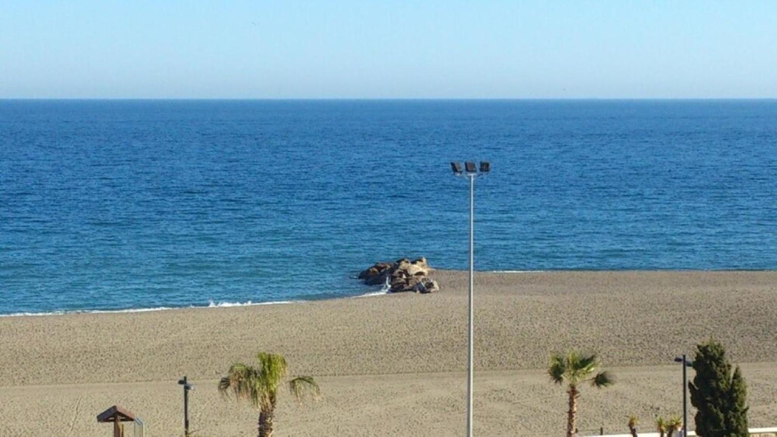 Hotel Miraya Beach Torre Del Mar Esterno foto
