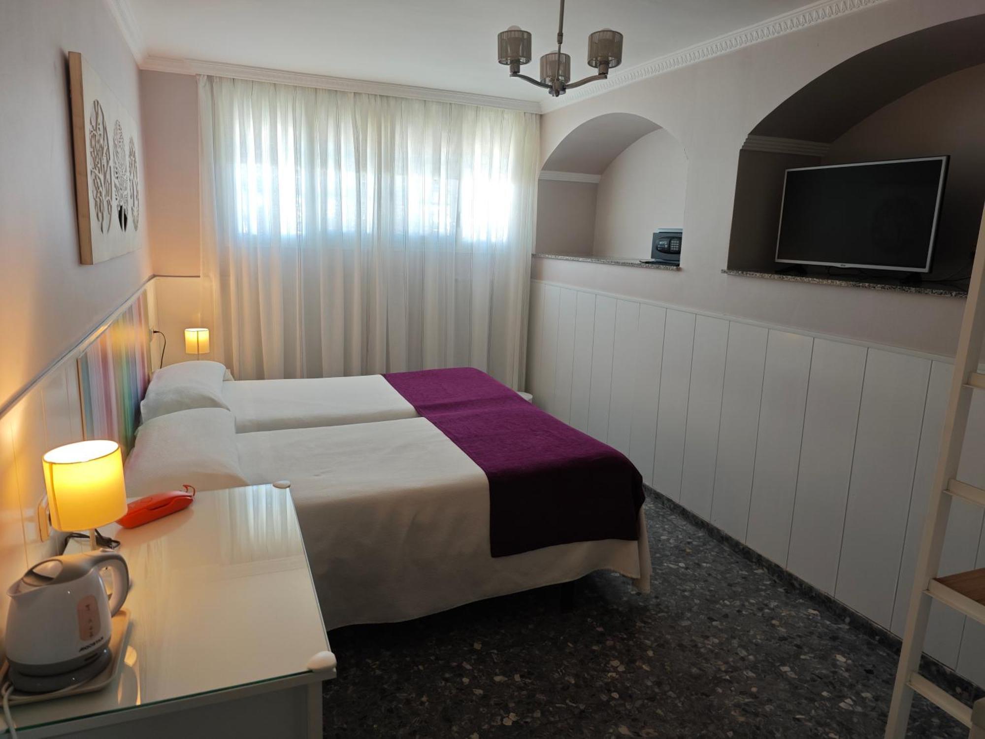 Hotel Miraya Beach Torre Del Mar Esterno foto