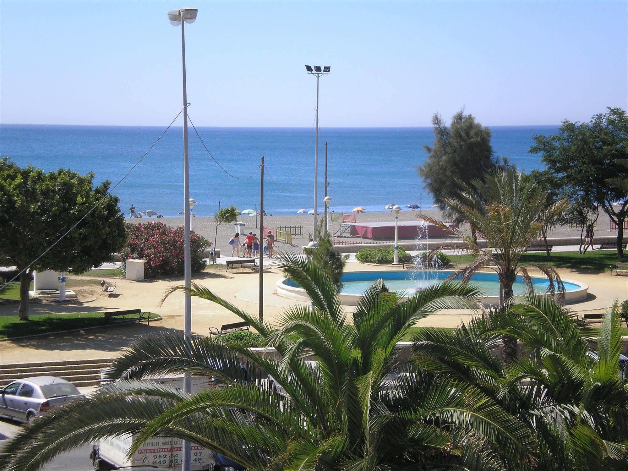 Hotel Miraya Beach Torre Del Mar Esterno foto